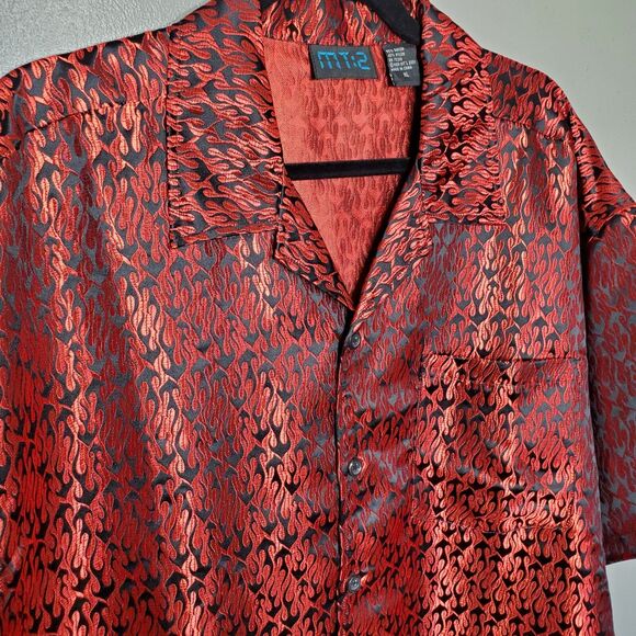 MT:2 Hot Topic Shirt Mens Size XL Metallic Red Black Flames Button Short Sleeve - Picture 3 of 9